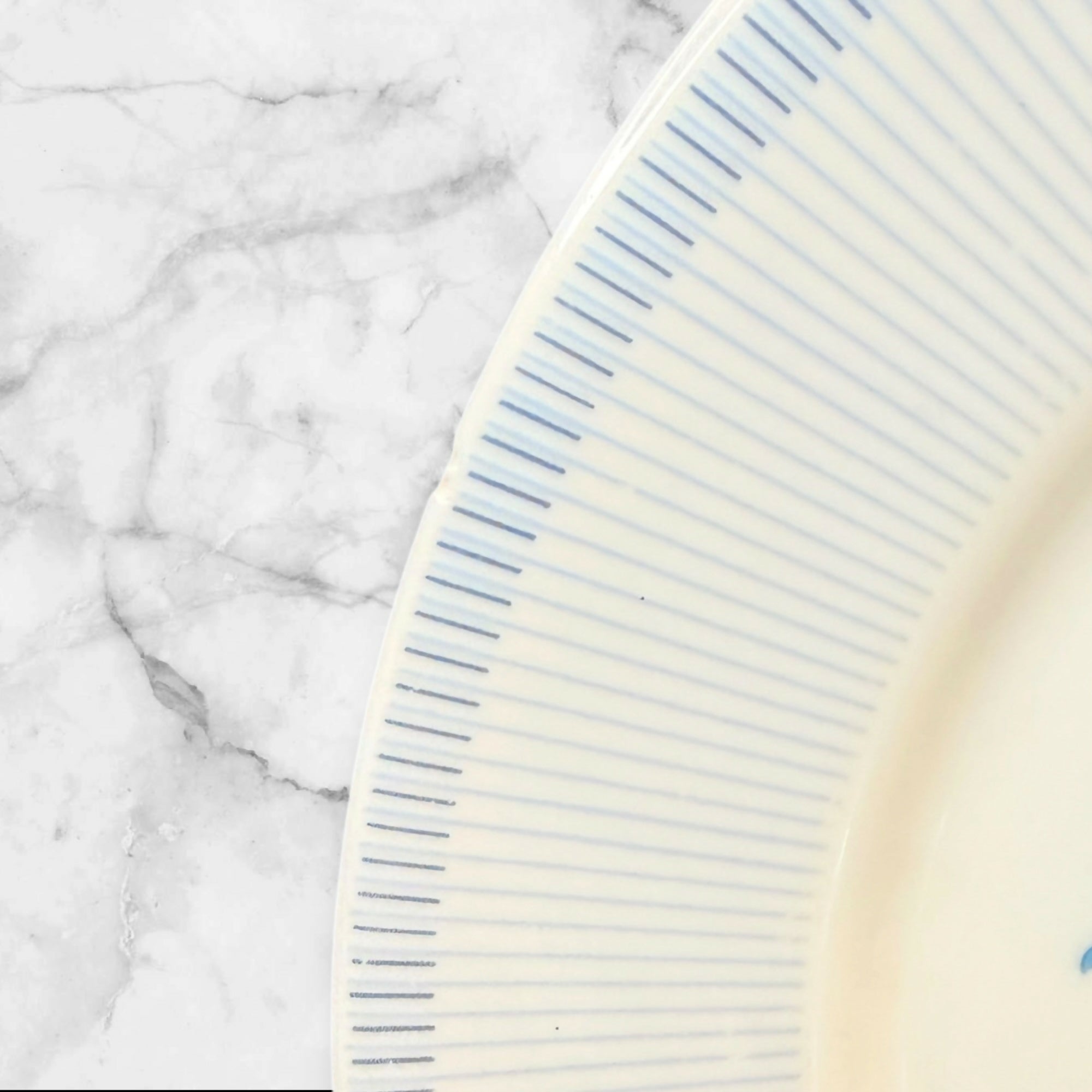 International Pendleton Jay Yang Dinner Plates | Set of 3 | Good Condition