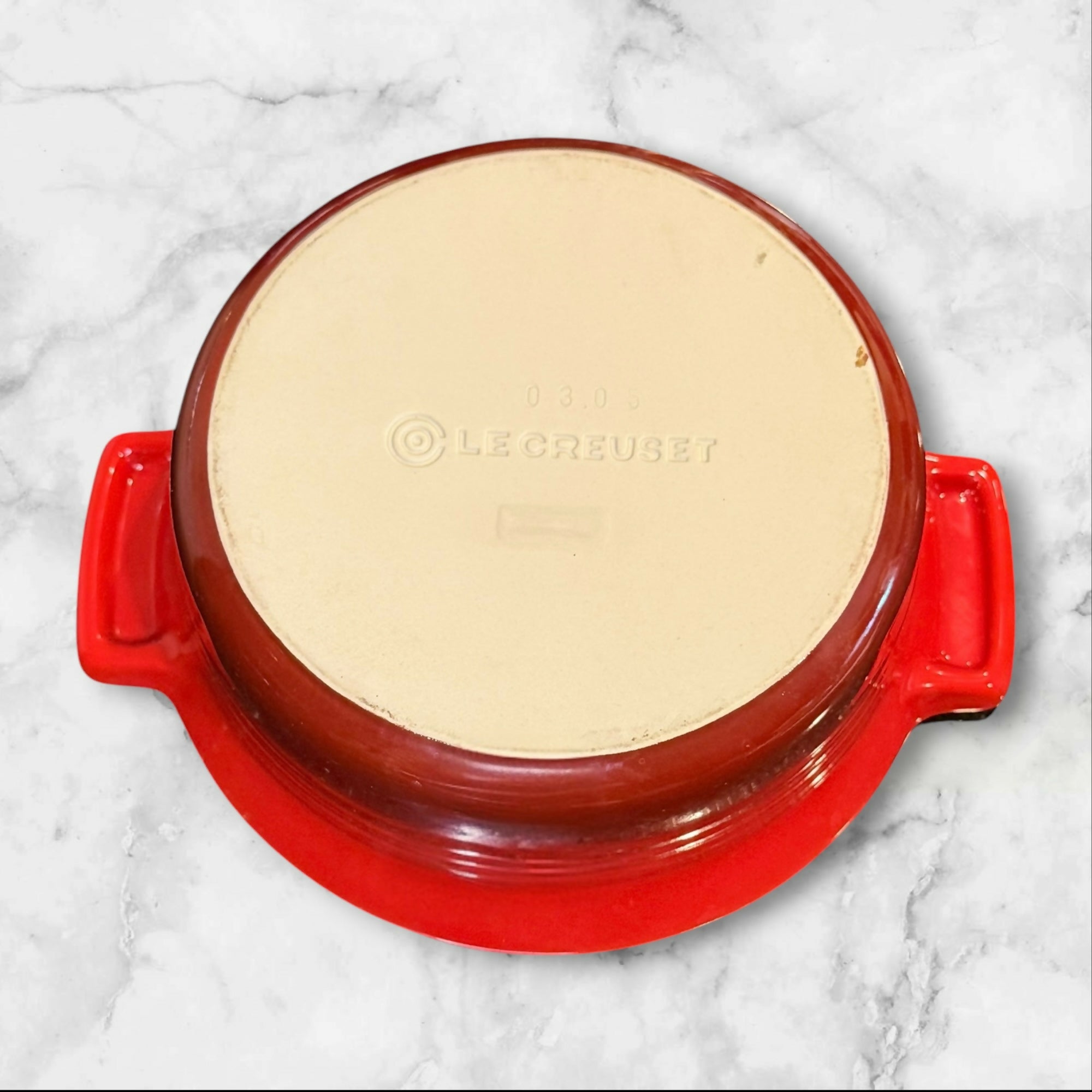 Le Creuset Cerise Round Stoneware Baker | 2 Qt | Excellent Condition