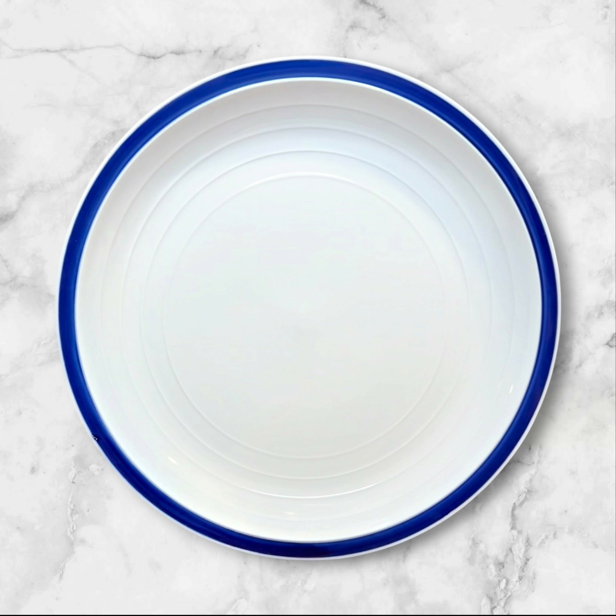 Gibson Designs Basic Living V Cobalt Dinner Plates Set of 3 Great Condition