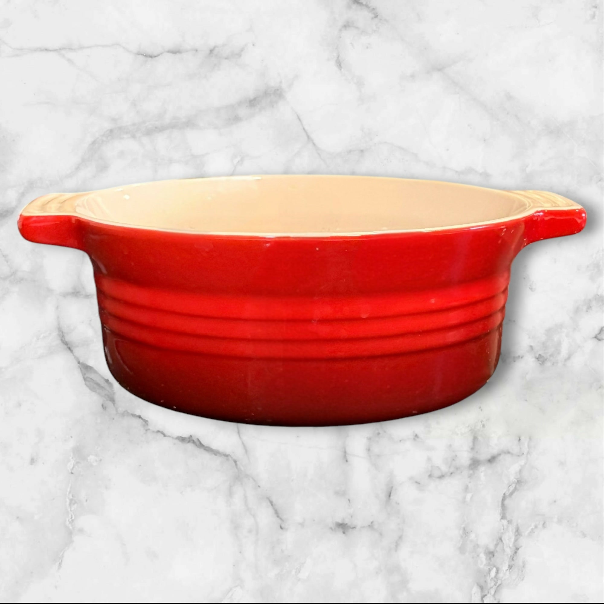 Le Creuset Cerise Round Stoneware Baker | 2 Qt | Excellent Condition