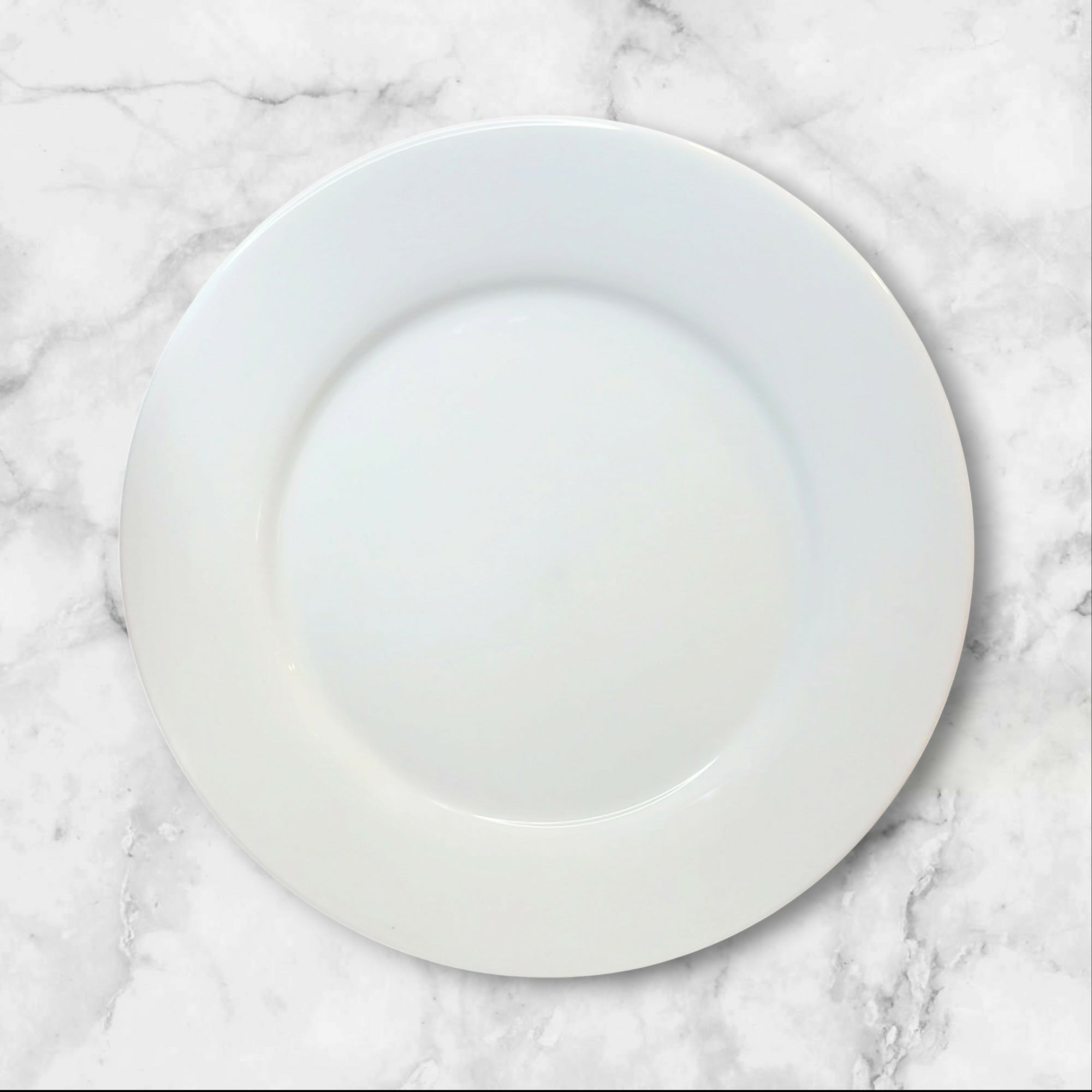 Crate & Barrel Sri Lanka White Dinner Plates Set of 4 Great Condition
