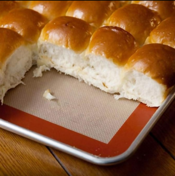 ANYGLEAM Baking Tray With 2Pc Silicone Mat Silver Rectangular Perforated Pastry Sheet Pan With Hole