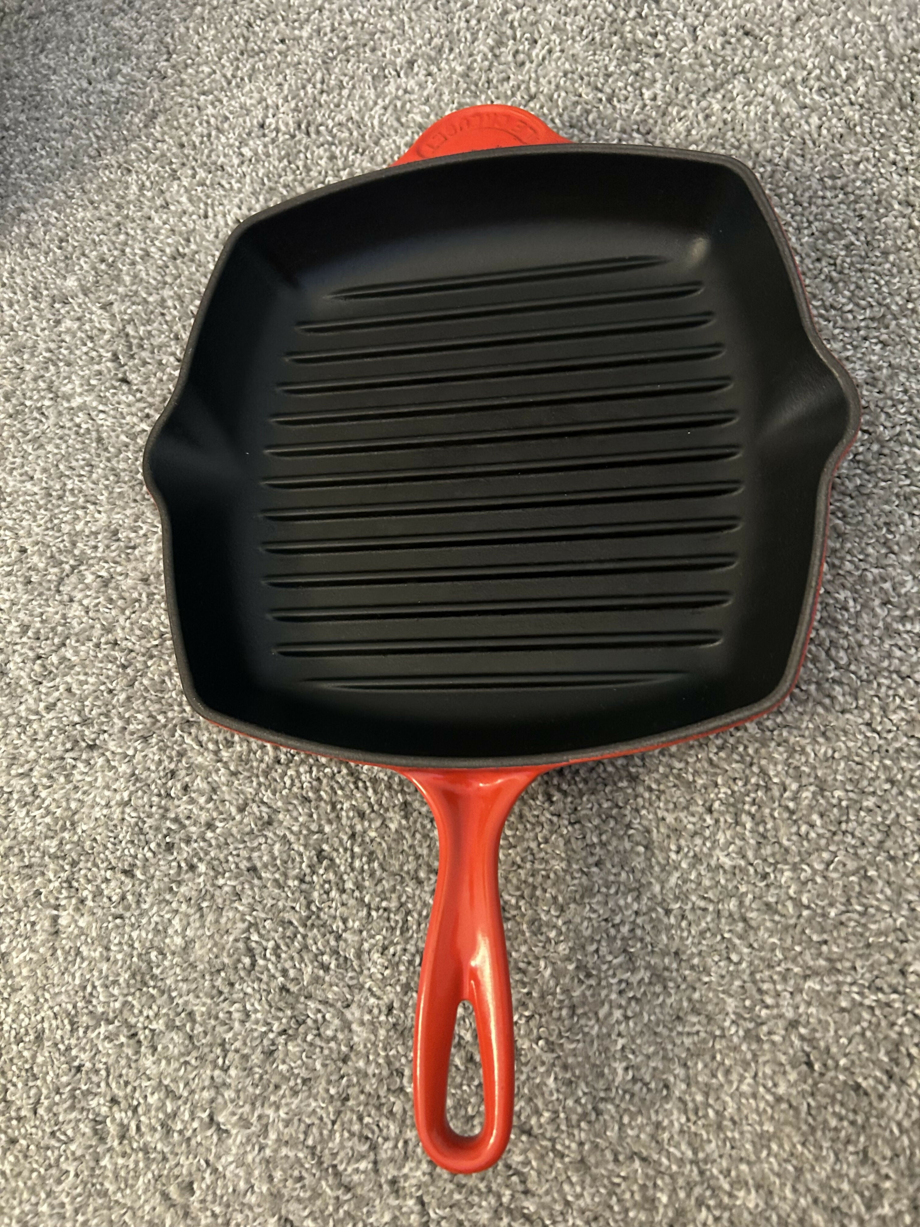 Le Creuset Skillet Grill and Baking Pan 2-Piece Set (Cerise)