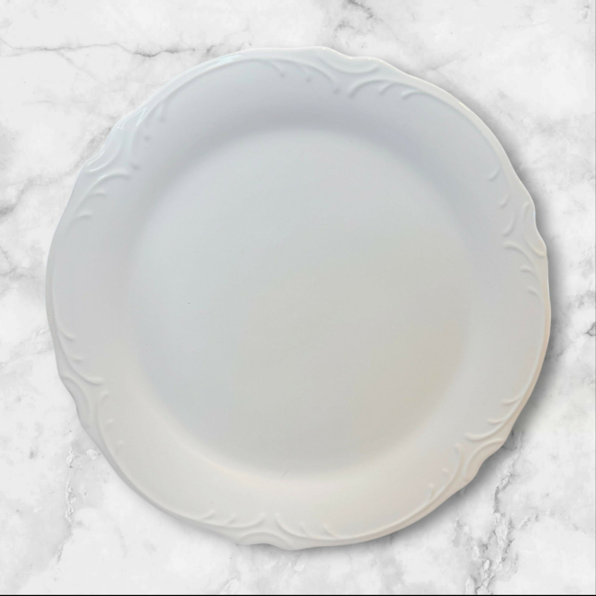 Pier 1 Madeline White Embossed Dinner Plates Set of 5 | Great Condition