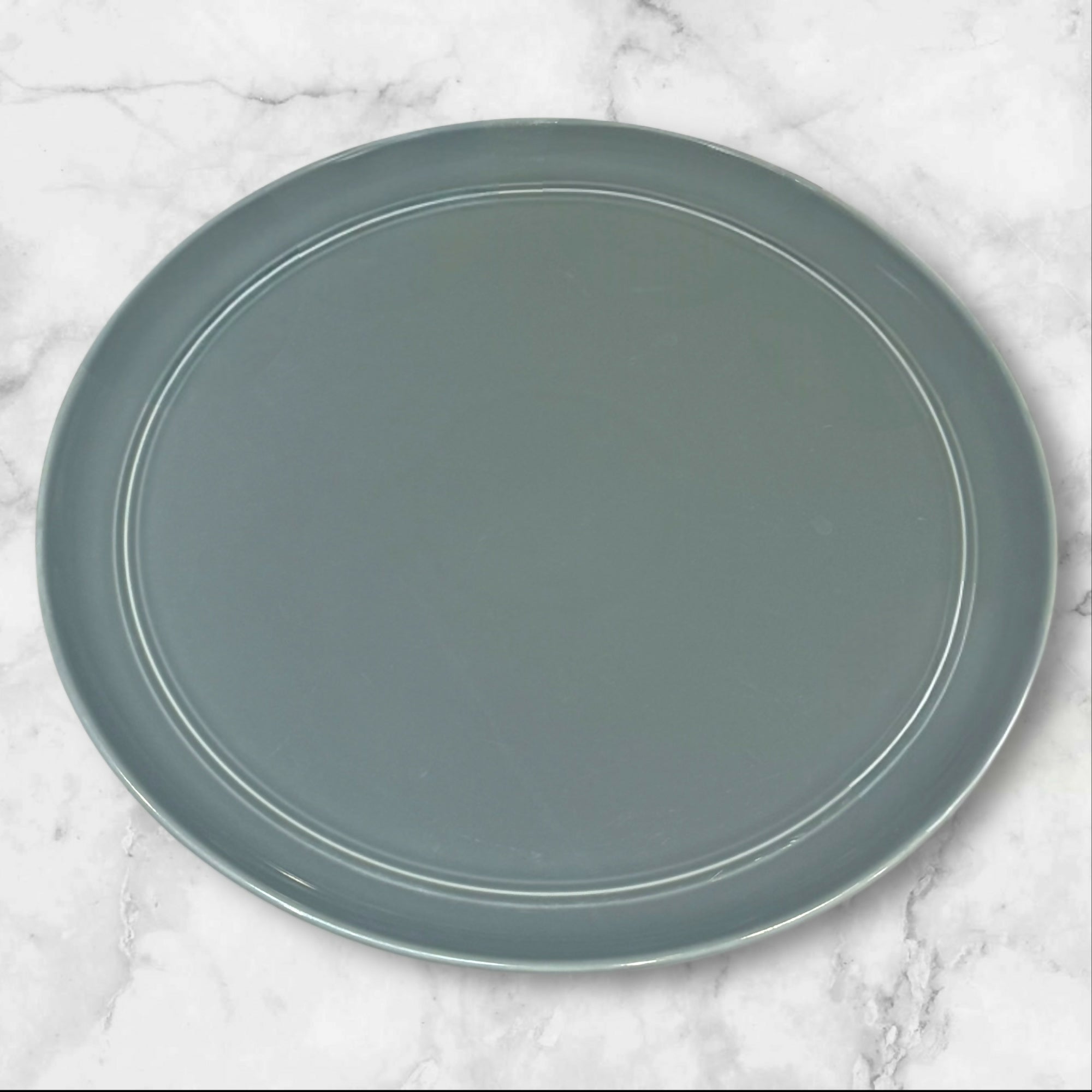 Crate & Barrel Hue Dinner Plates Grey & White | Set of 7 | Great Condition X