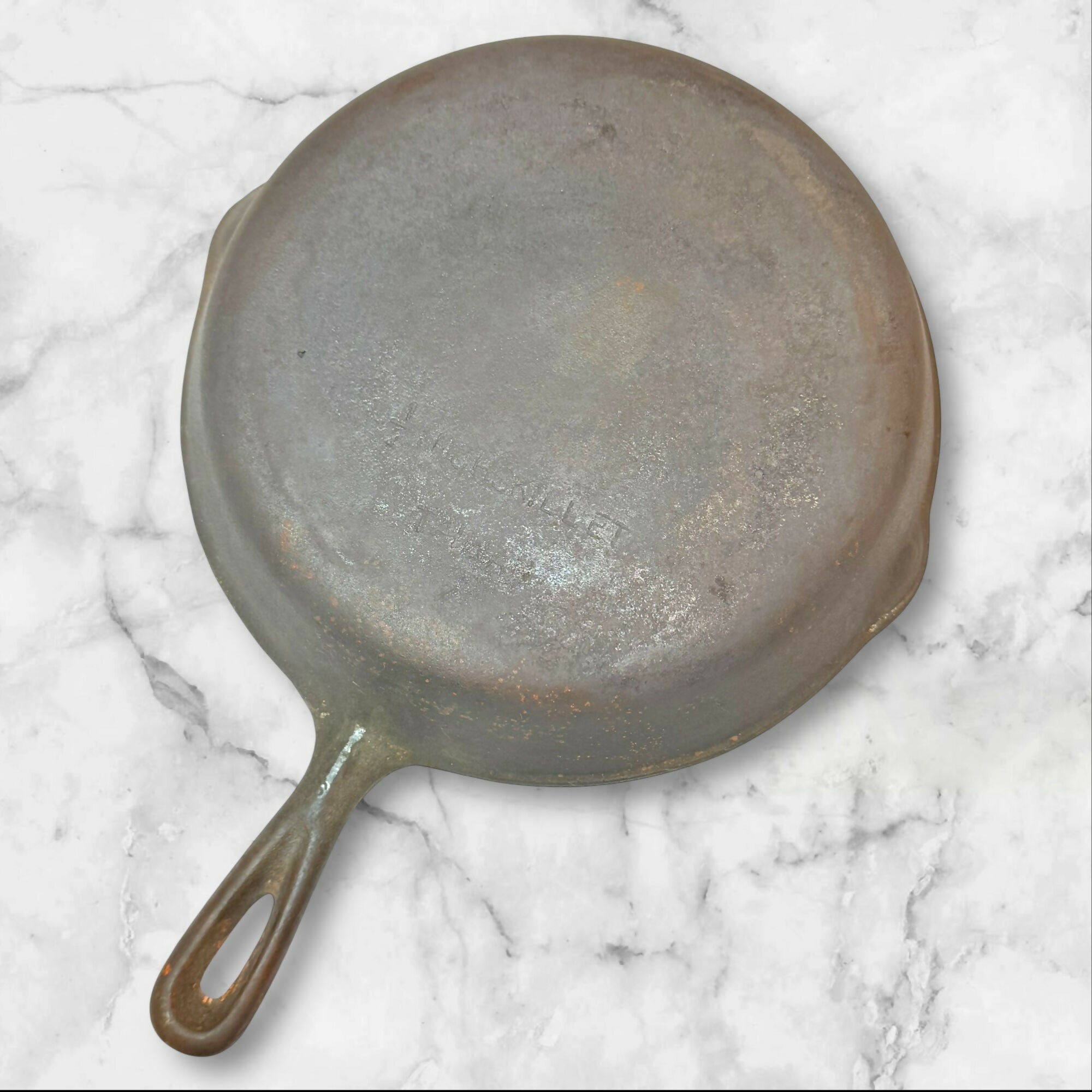 Vintage Taiwan Cast Iron Skillet 10.5 Inch Fry Pan | Pre-Seasoned | Good Cond