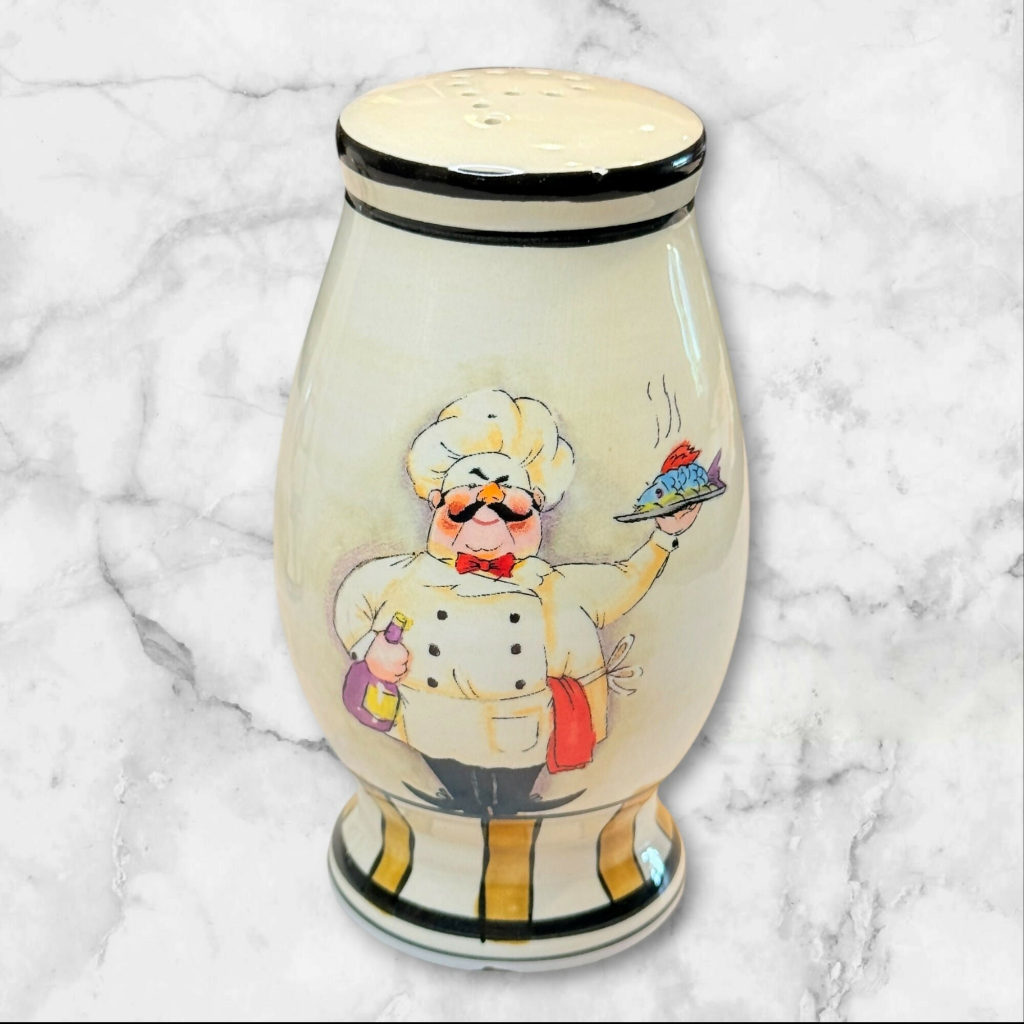 HD Designs Le Chef Salt & Pepper Shakers | Set of 2 | Good Condition