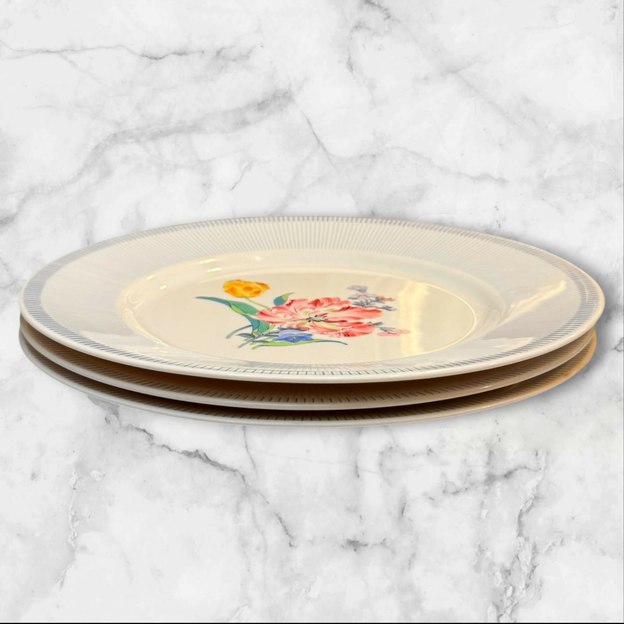 International Pendleton Jay Yang Dinner Plates | Set of 3 | Good Condition