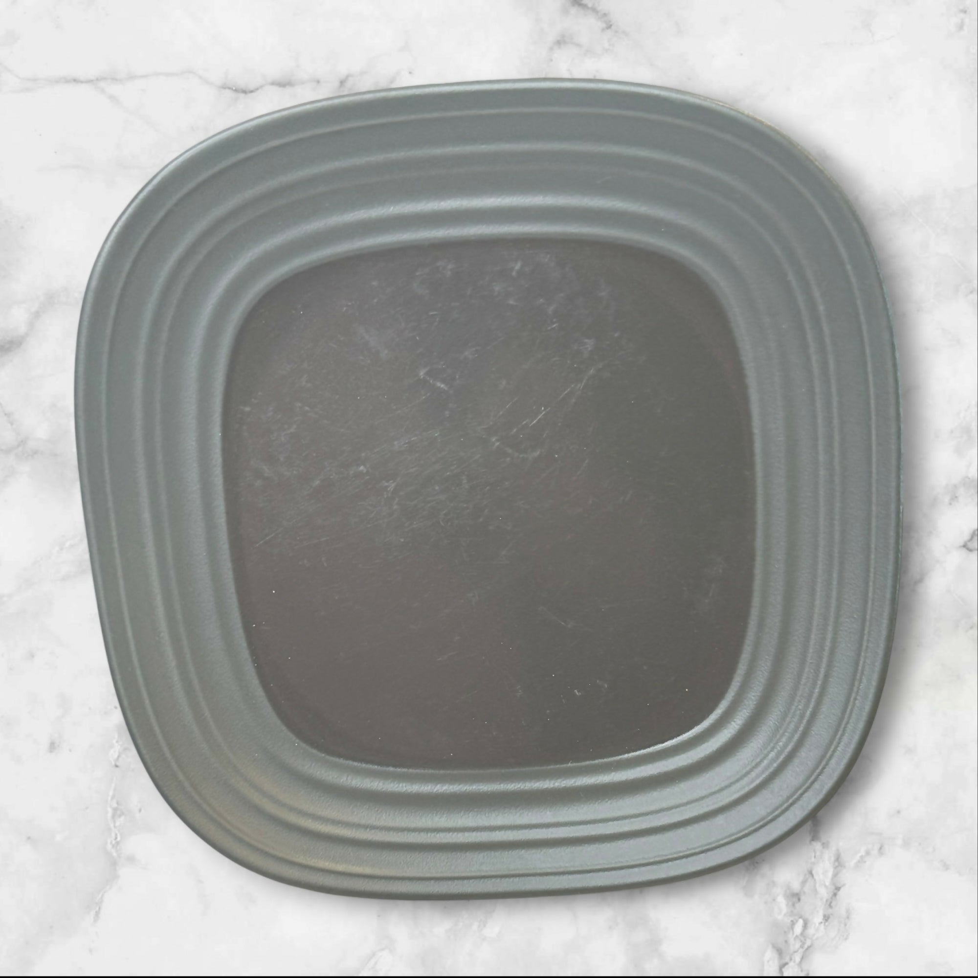 Mikasa Swirl Square Dinnerware Set | 8 Pc Graphite & White | Good Condition