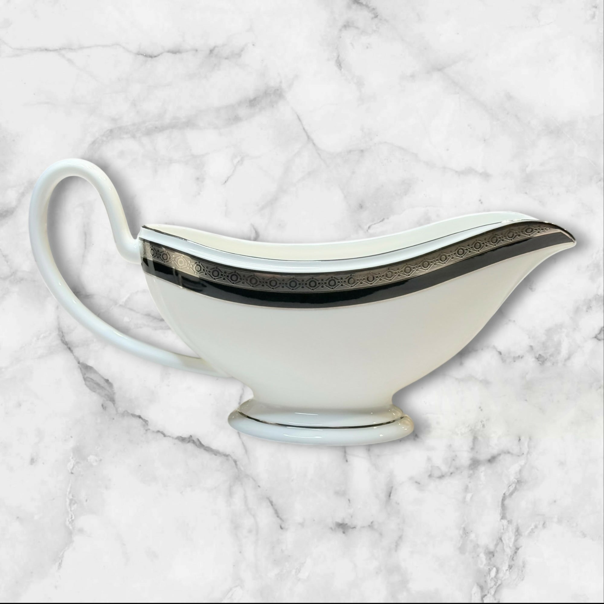 Waterford Colleen Gravy Boat | Bone China Serveware | Excellent Condition