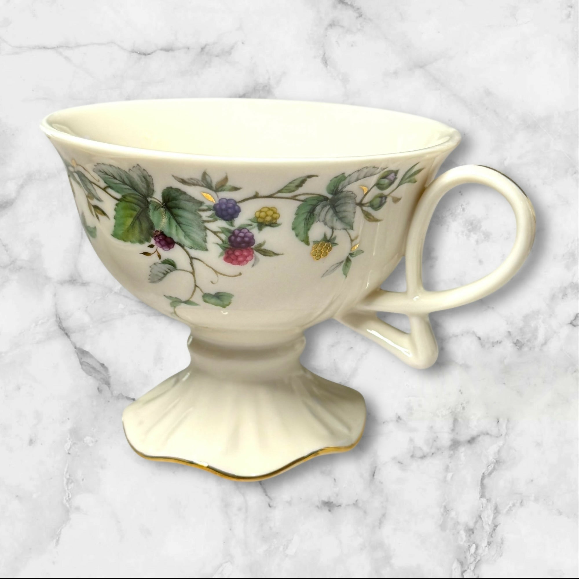 Grace’s Teaware Berry Yard 9-Piece Tea Set | Floral Porcelain | Excellent