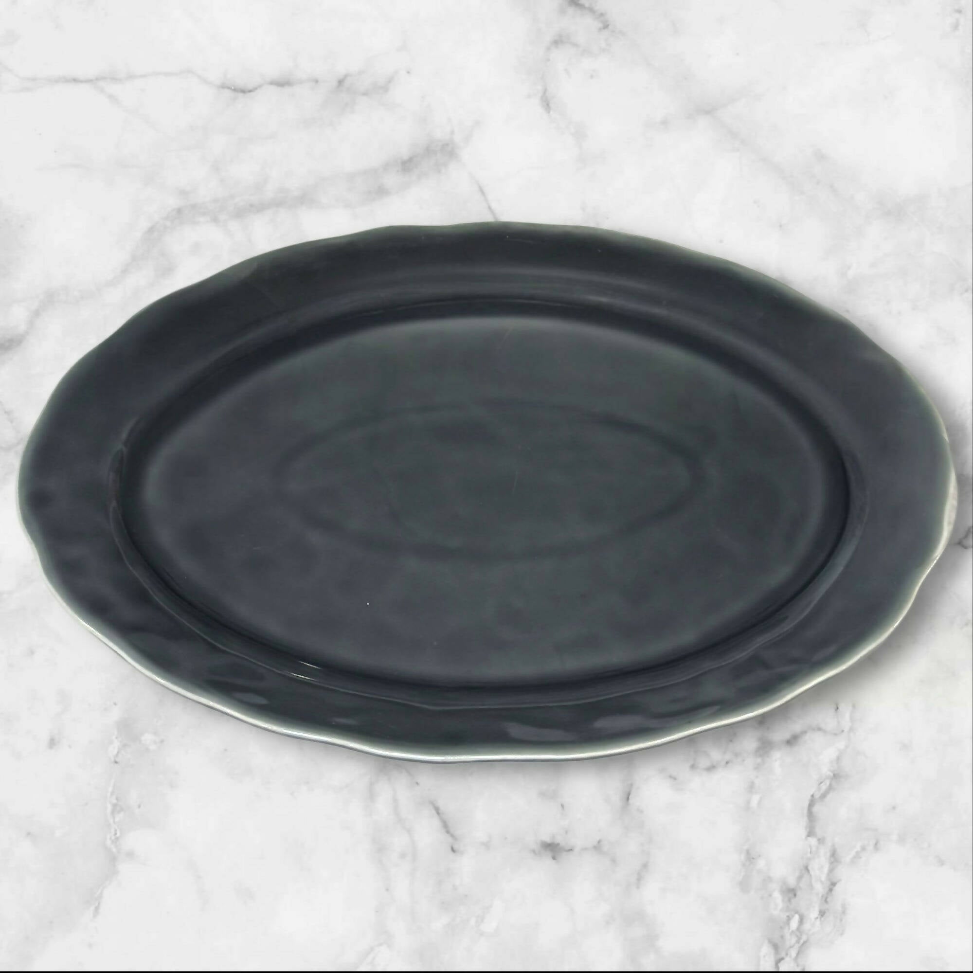 Crate & Barrel Hayes Gray Oval Serving Platter Stoneware | Great Condition