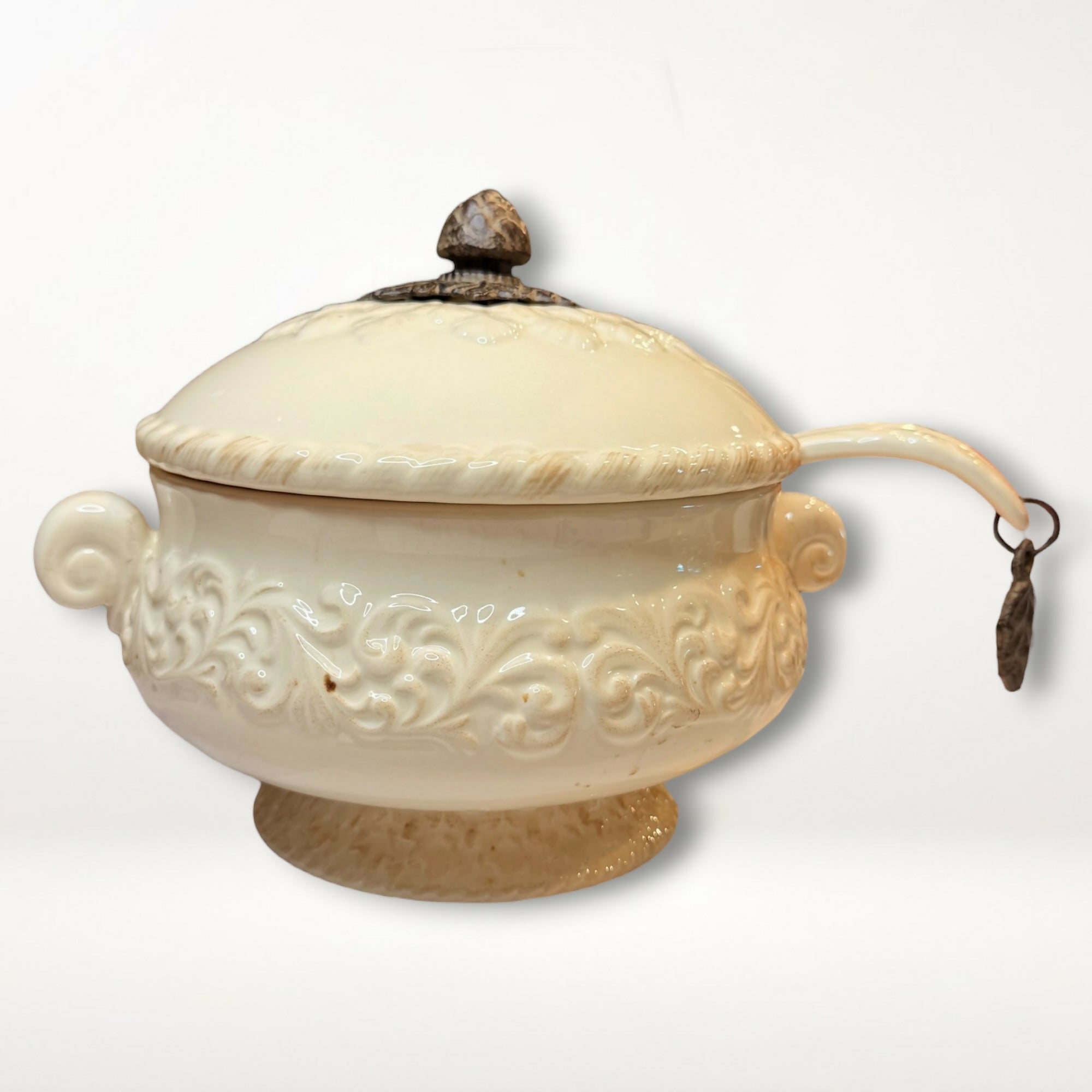 Gracious Goods Cream Embossed Soup Tureen w Lid & Ladle | Excellent Condition