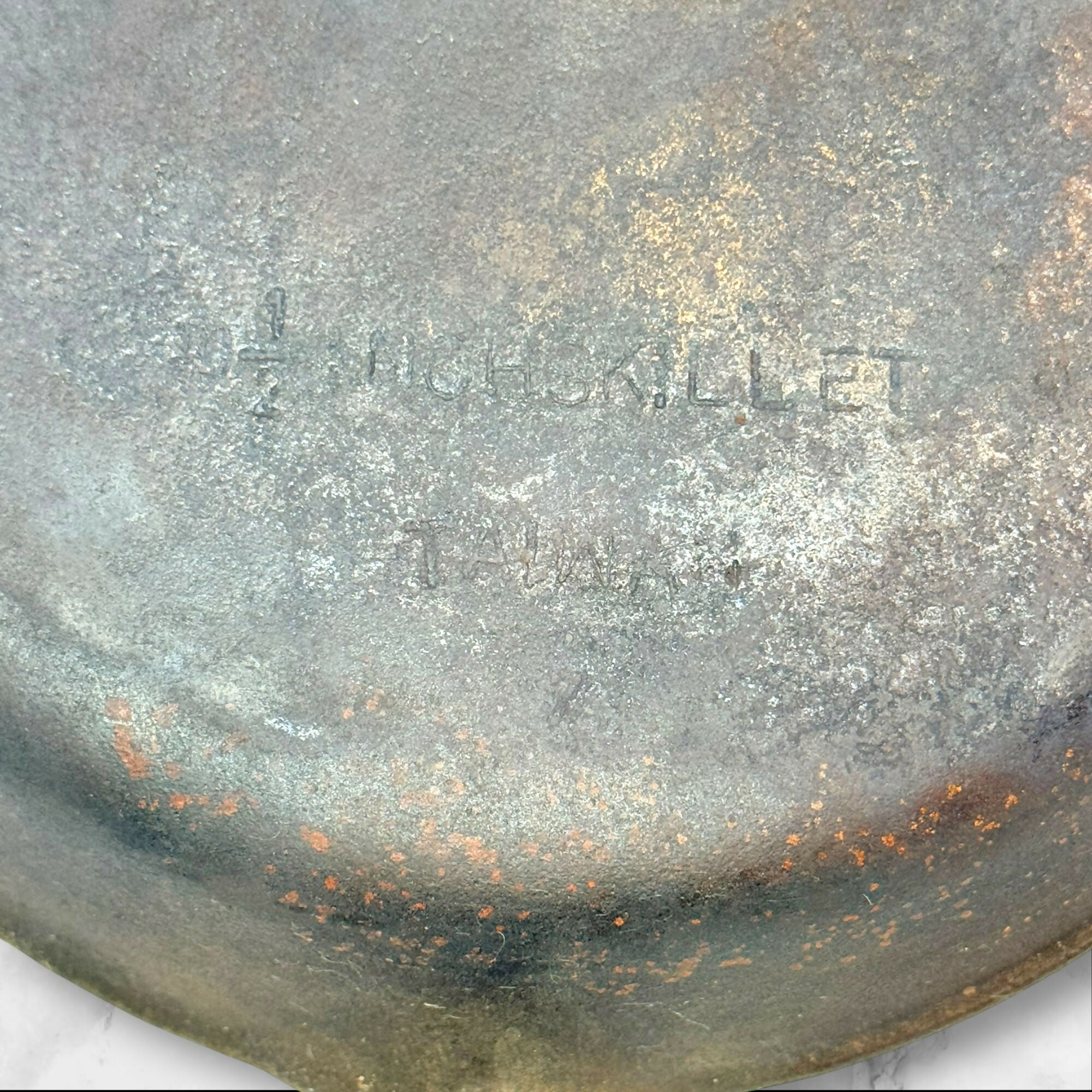 Vintage Taiwan Cast Iron Skillet 10.5 Inch Fry Pan | Pre-Seasoned | Good Cond