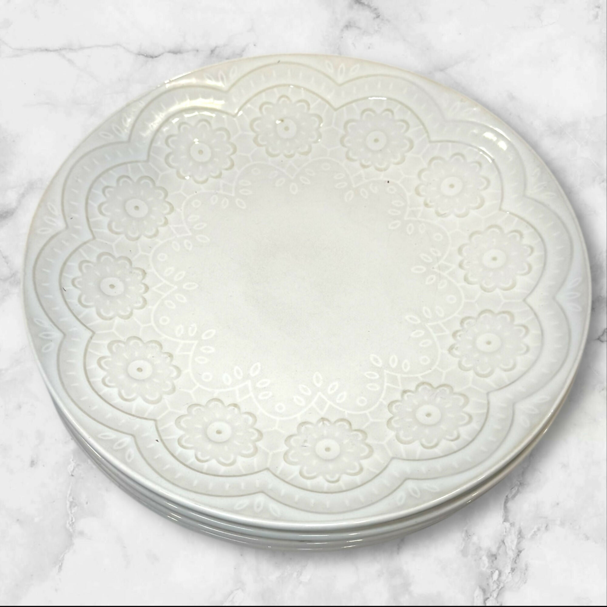 Gibson Elite Embossed White Dinner Plates | Set of 4 | Good Condition