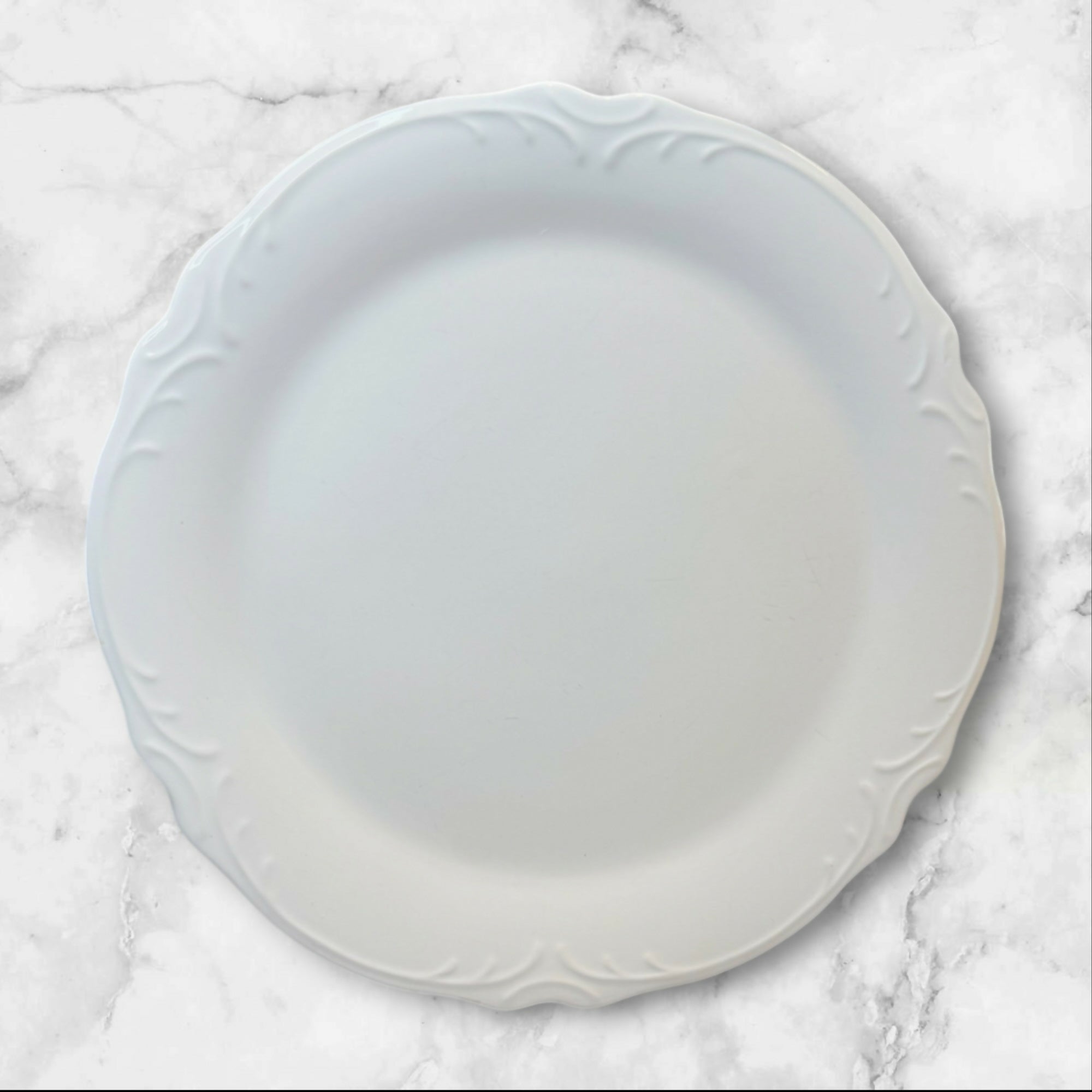 Pier 1 Madeline White Embossed Dinner Plates Set of 5 | Great Condition