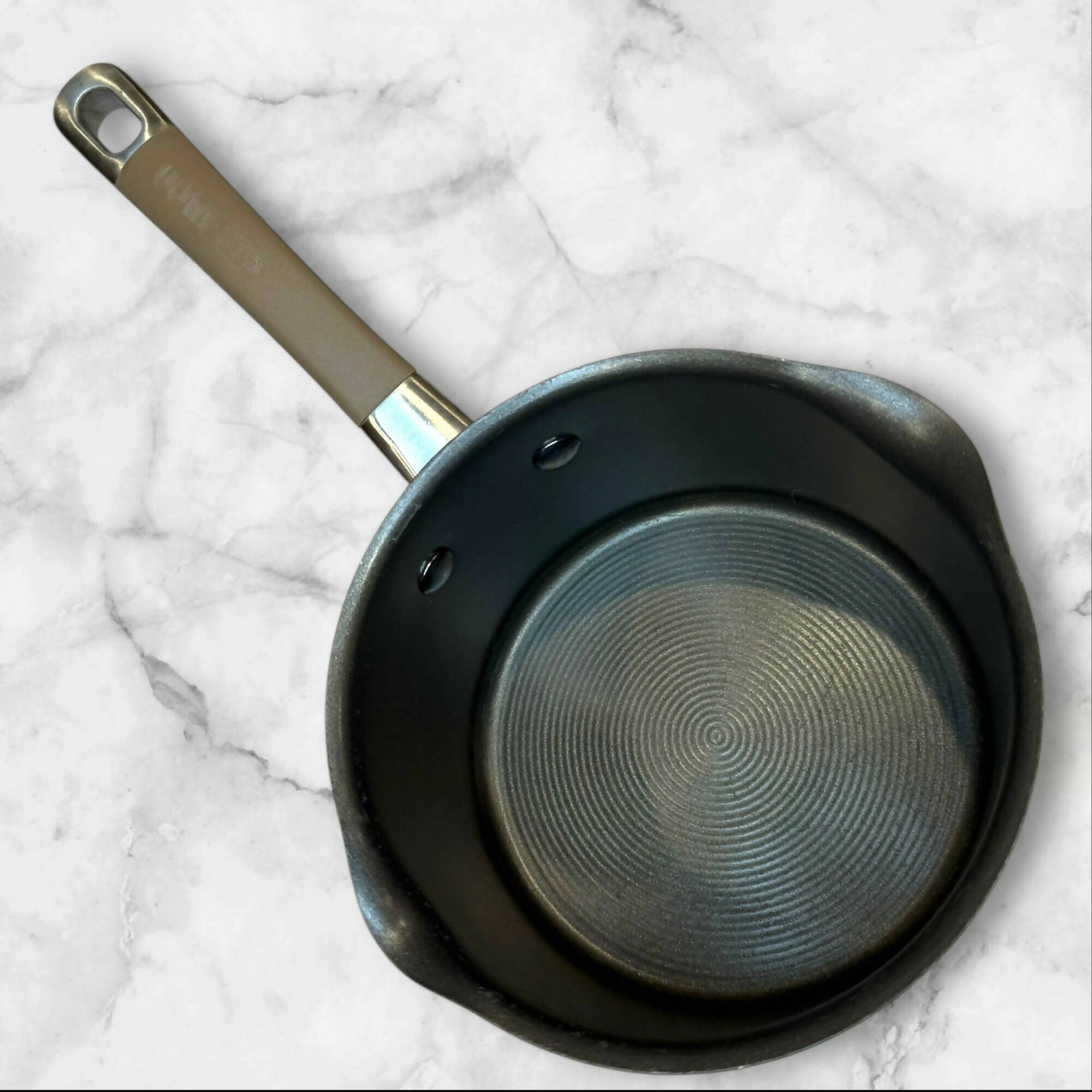 Circulon Premier Professional Saucepan w/ Strainer Lid | 2 Qt | Good Condition