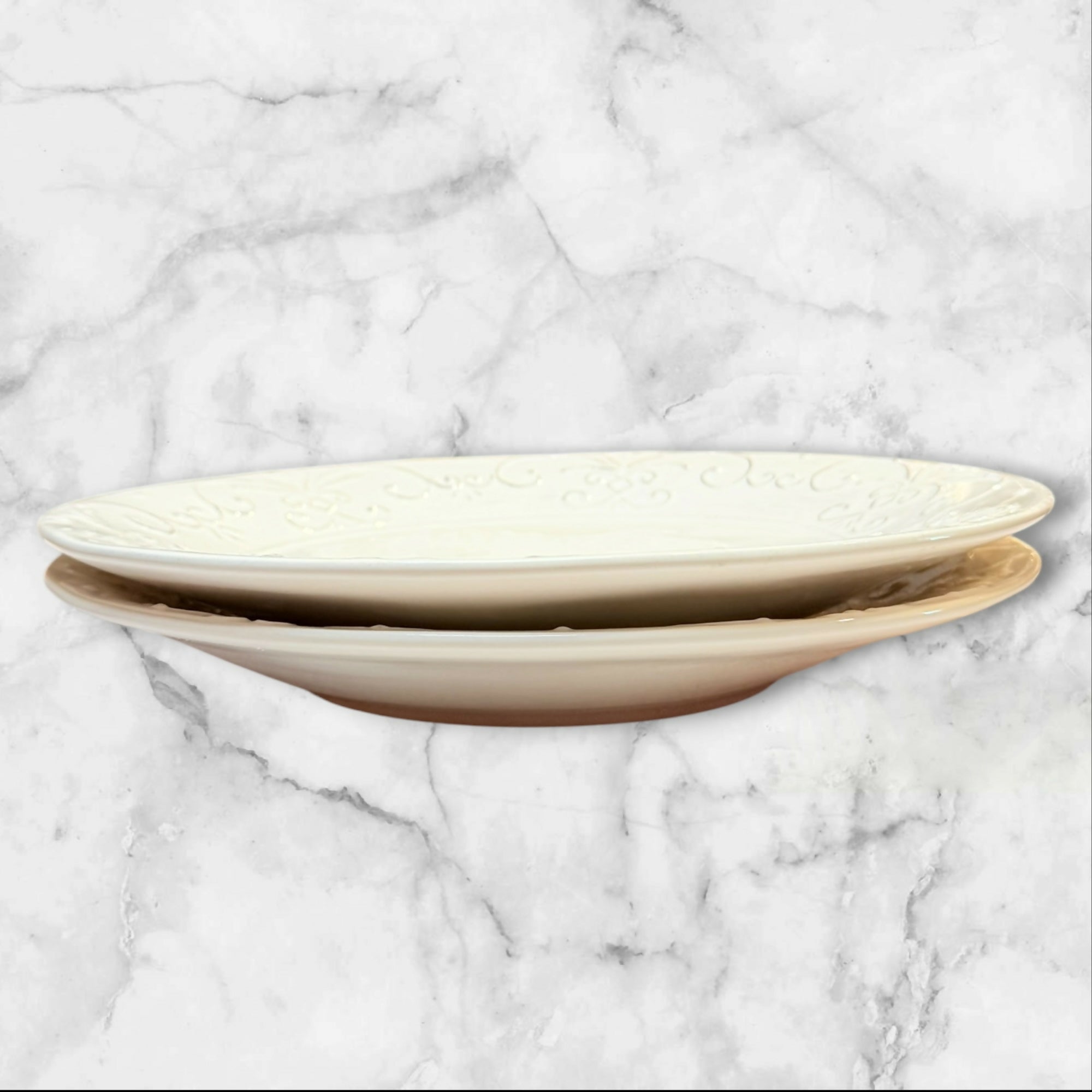 Sweet Ceramics SWZ11W Embossed Dinner Plates | Set of 2 | Excellent Condition