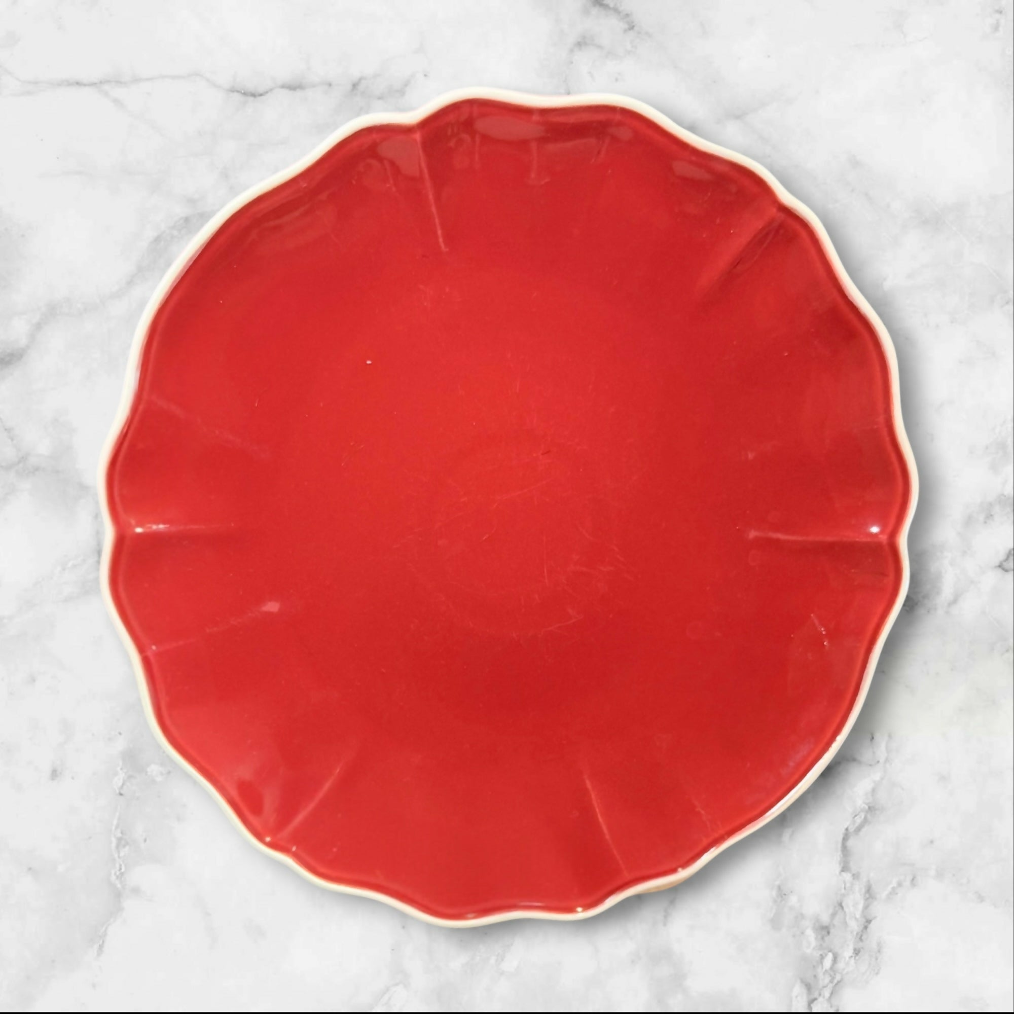 Williams Sonoma Maroon Scalloped Dinner Plates Set of 4 Gently Used
