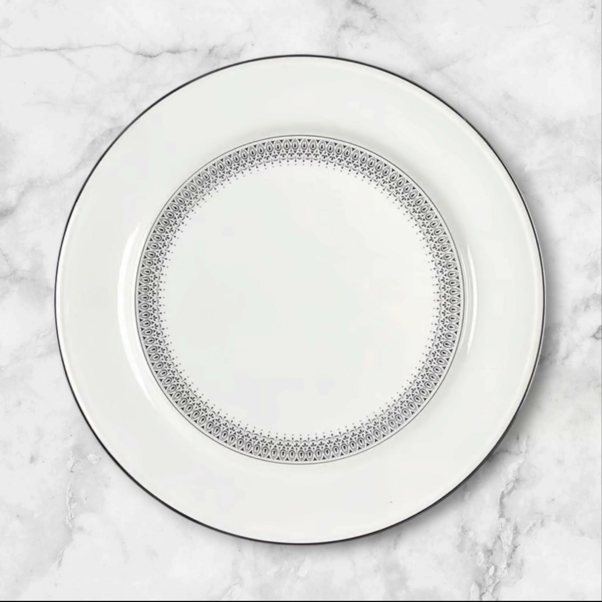 Mikasa Cumberland Dinner Plates Set of 3 Great Condition