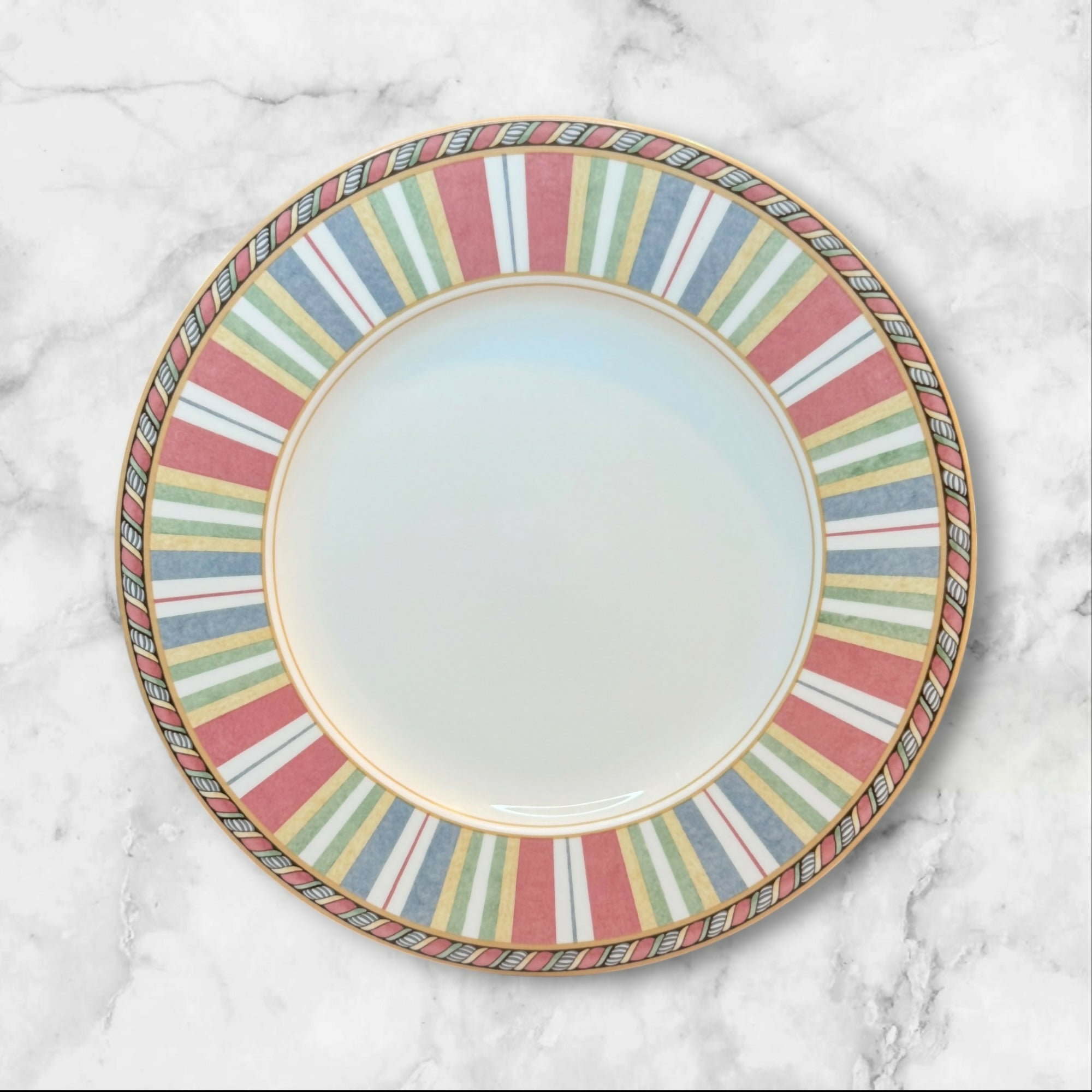 Mikasa Fashion Tones Dinner Plates Set of 4 Japan | Gently Used