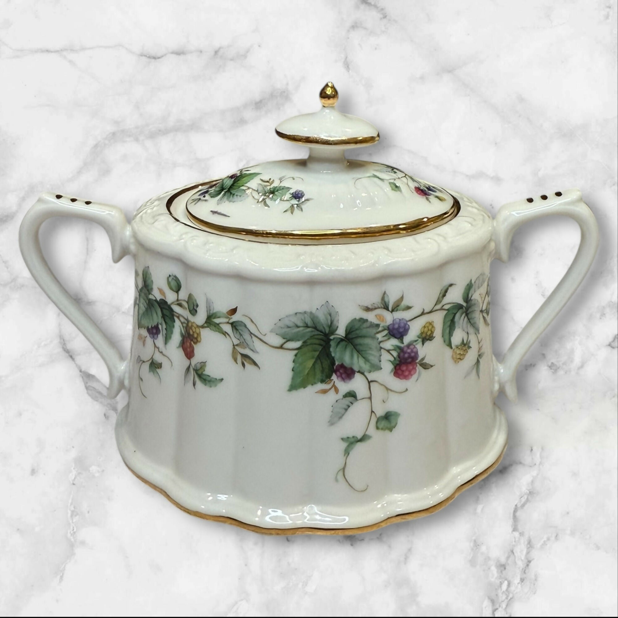 Grace’s Teaware Berry Yard 9-Piece Tea Set | Floral Porcelain | Excellent
