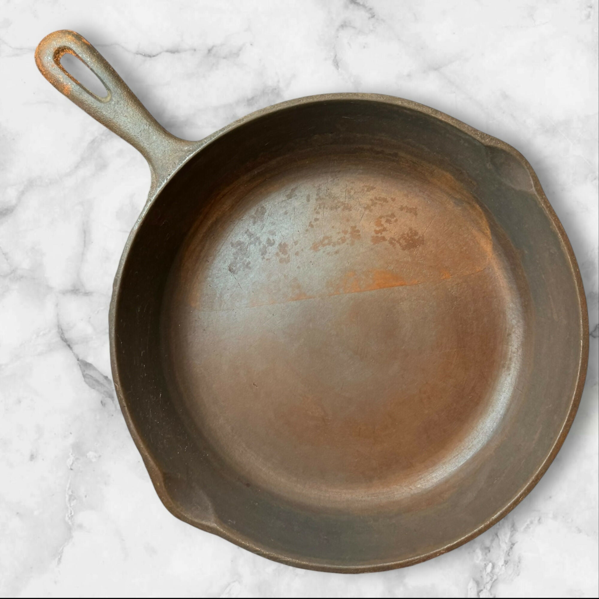 Vintage Taiwan Cast Iron Skillet 10.5 Inch Fry Pan | Pre-Seasoned | Good Cond