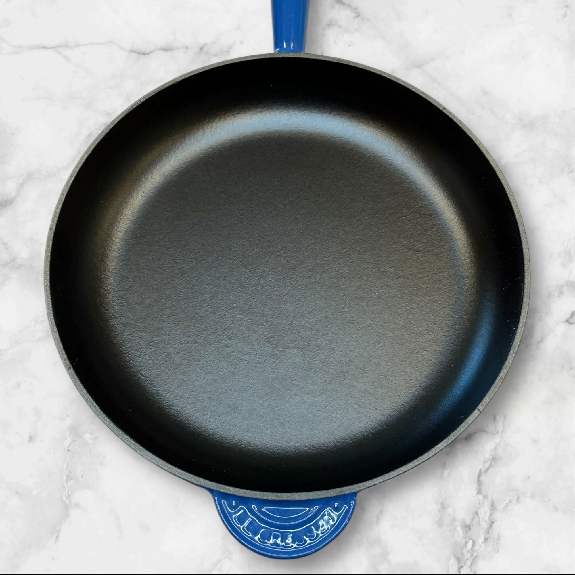 Le Creuset Lapis Blue Heritage Cast Iron Skillet | 9.5 Inch | Excellent Condition